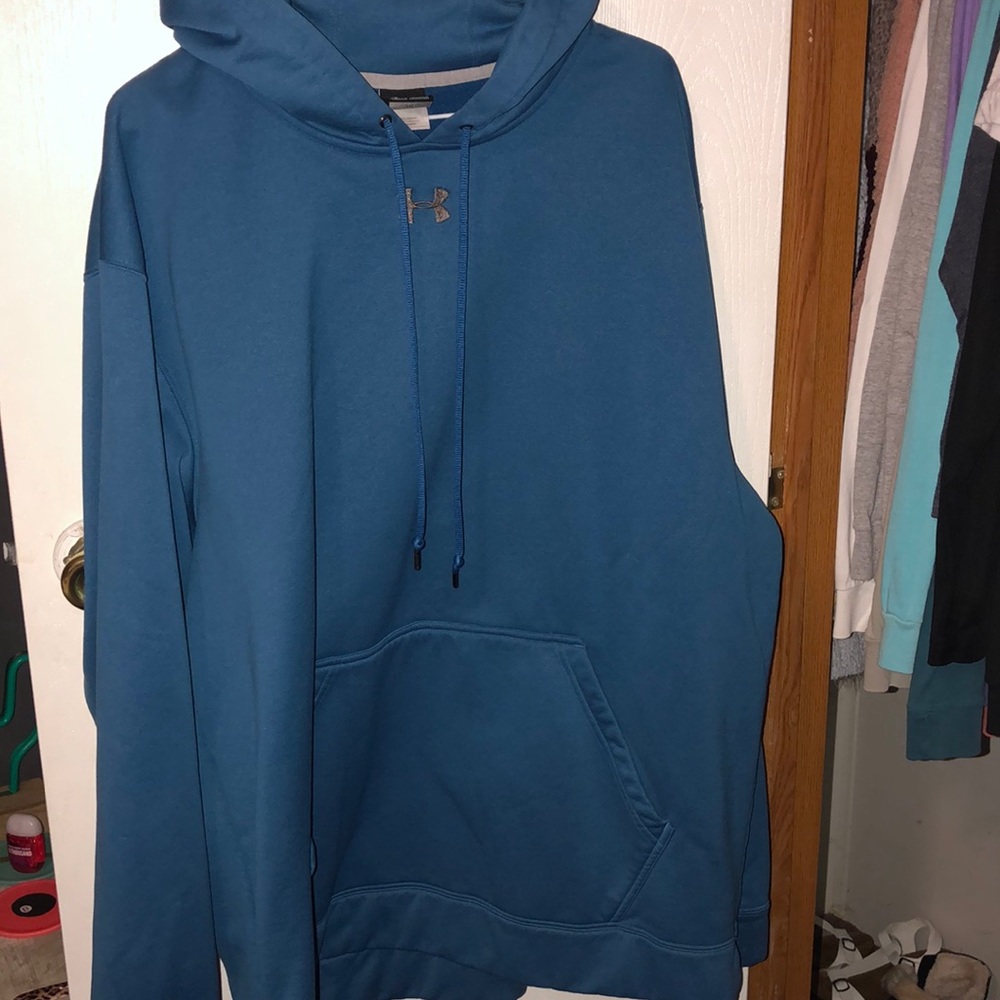 Men’s pullover under armor